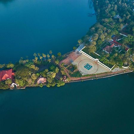 The Leela Ashtamudi, A Raviz Hotel Kollam Εξωτερικό φωτογραφία Aerial view of the island
