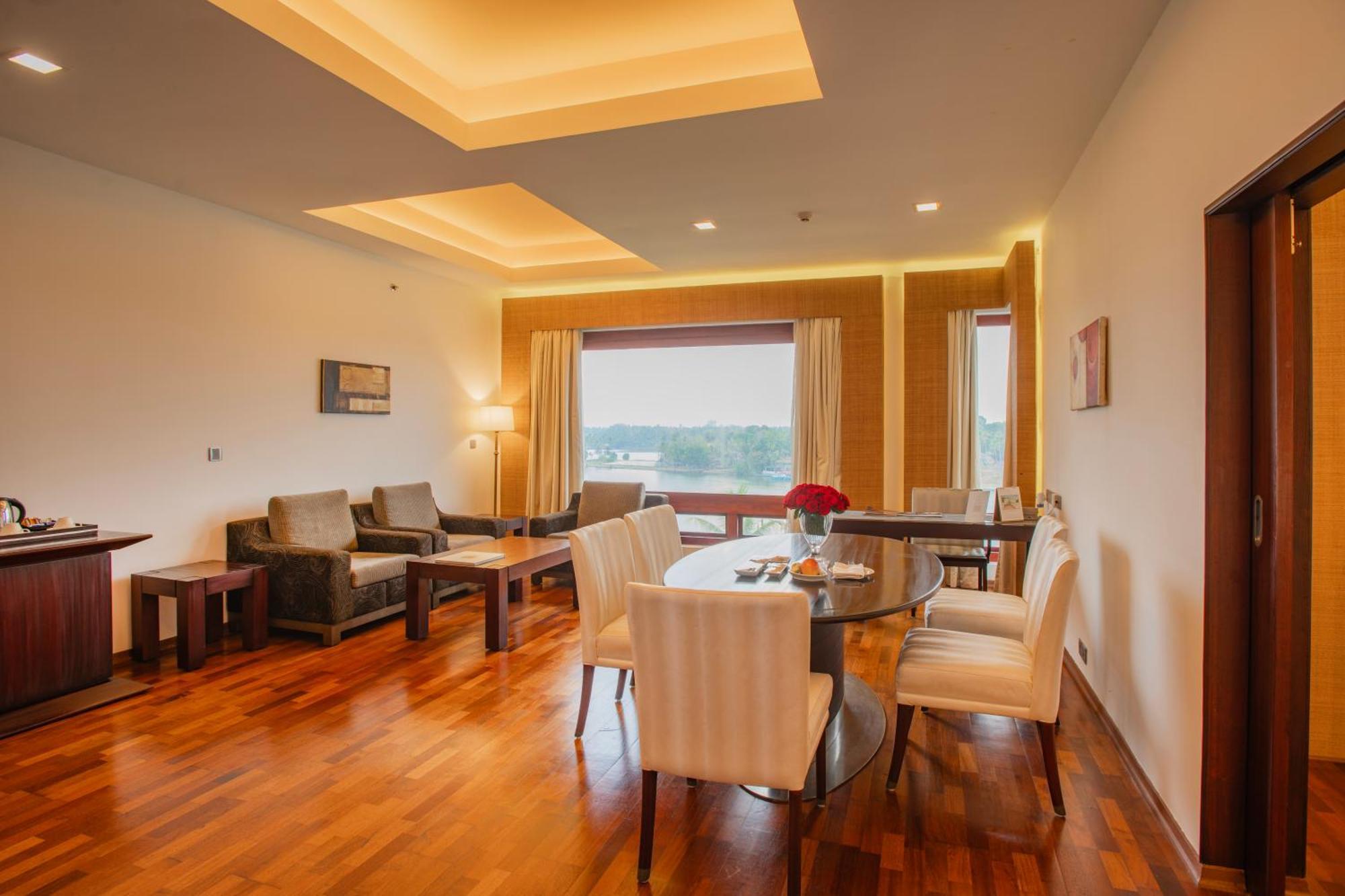 The Leela Ashtamudi, A Raviz Hotel Kollam Εξωτερικό φωτογραφία Suite at the hotel